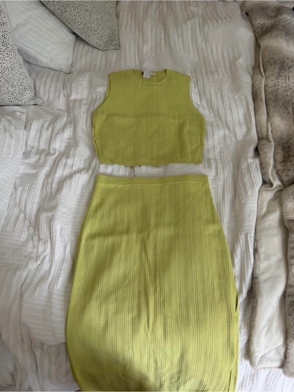 House of Harlow 1960 Lime Green Ribbed Maxi Skirt Set - Picture 2 of 2
